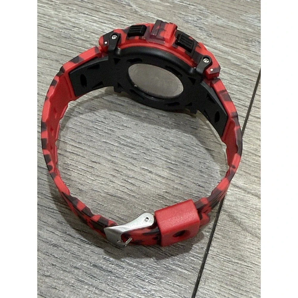 Lavaredo Digital Sport Watch 44mm Red Camo Alarm Chronograph WR 164FT
